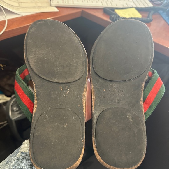 Authentic Gucci size 8 men’s flip flops - Picture 6 of 6